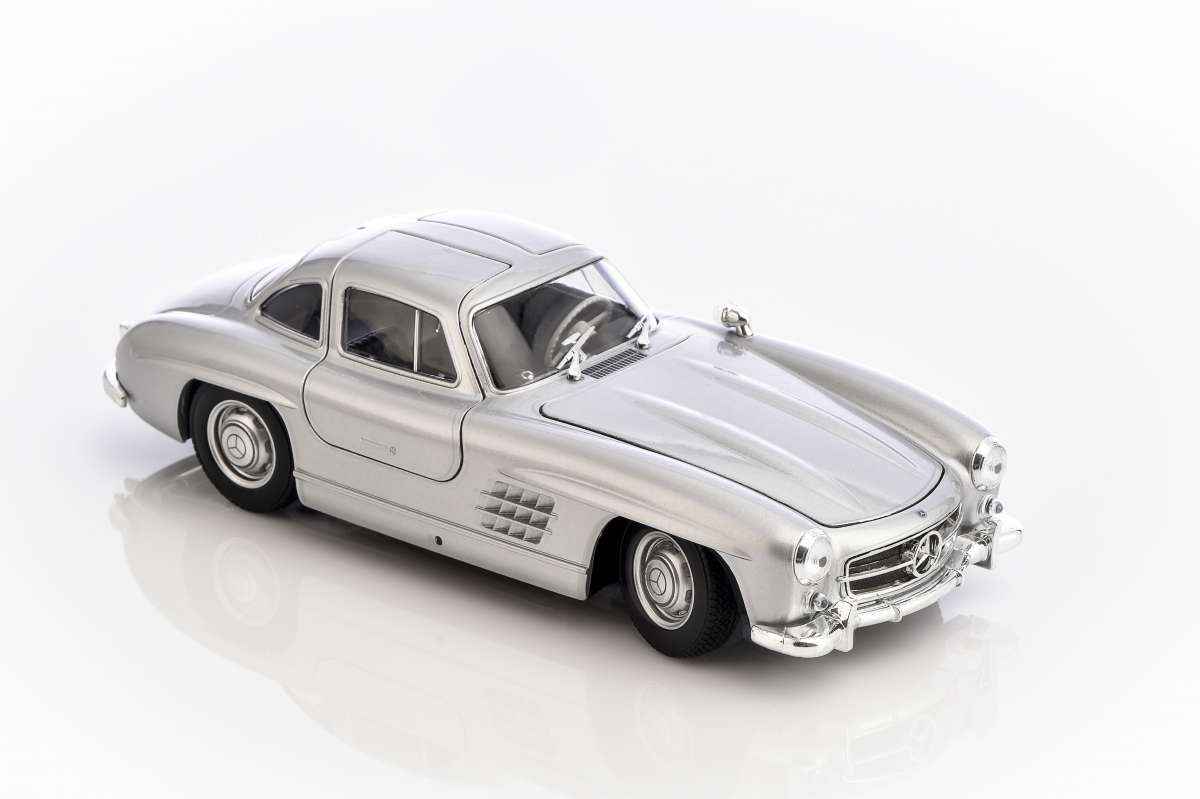 Mercedes-Benz 300 SL (W 198) 1:24 silber