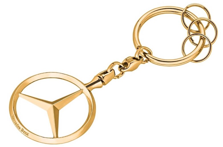 Ein Mercedes-Benz Schlüsselanhänger Verlegung auf einer