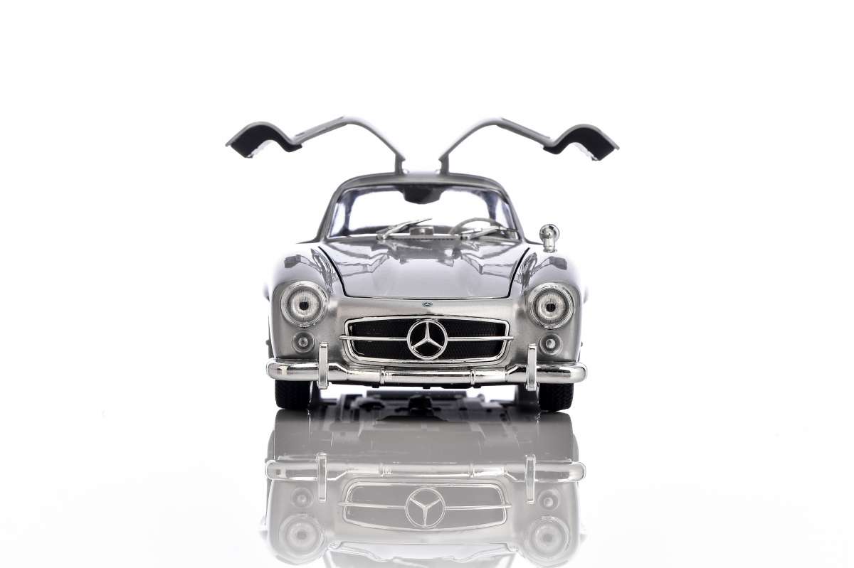 Mercedes-Benz 300 SL (W 198) silver 1:24 | Mercedes-Benz Classic Store