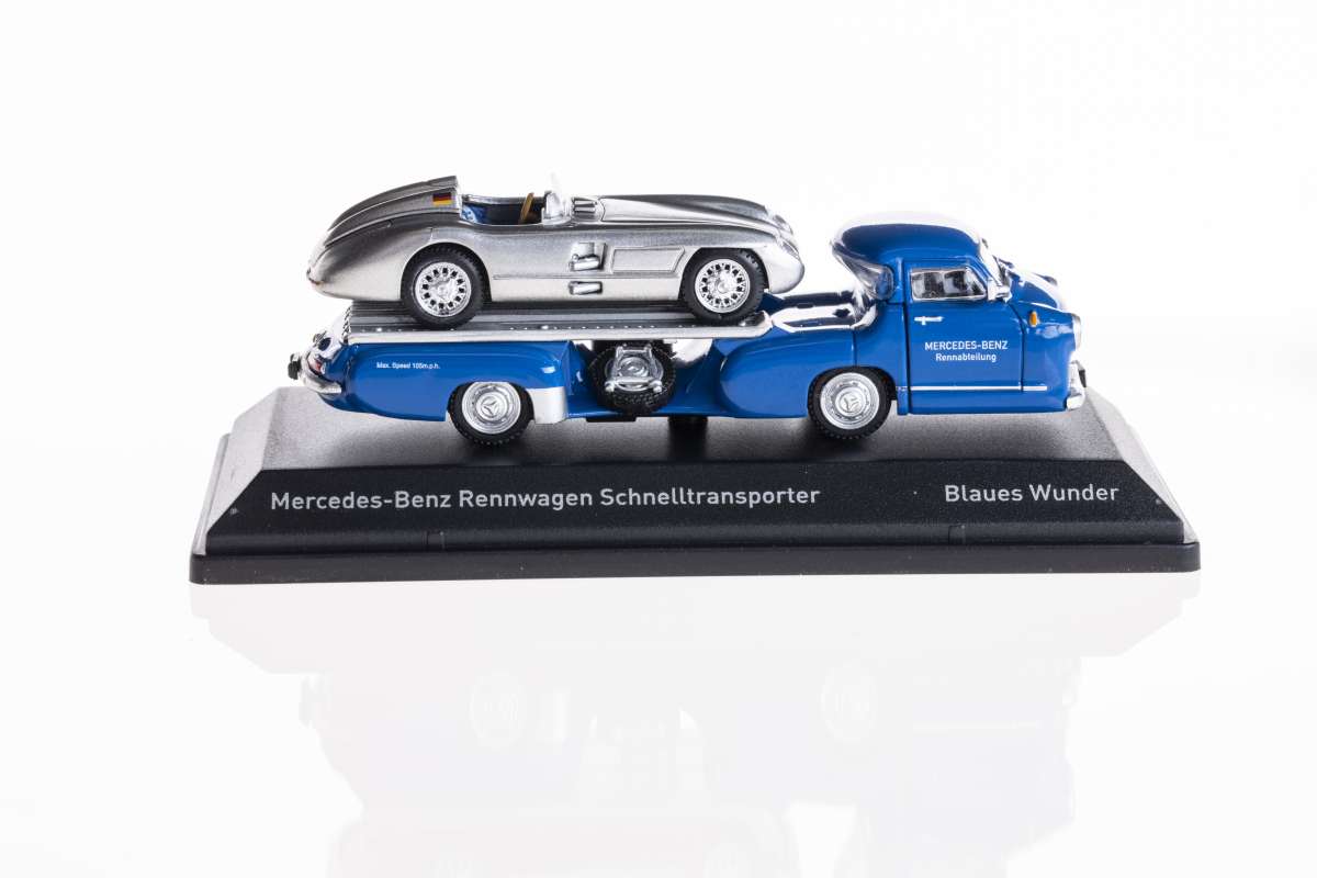 Mercedes-Benz High-Speed Racing Car Transporter with Mercedes-Benz 300 SLR  (W 196 S) Racing Sports Car, 1:87