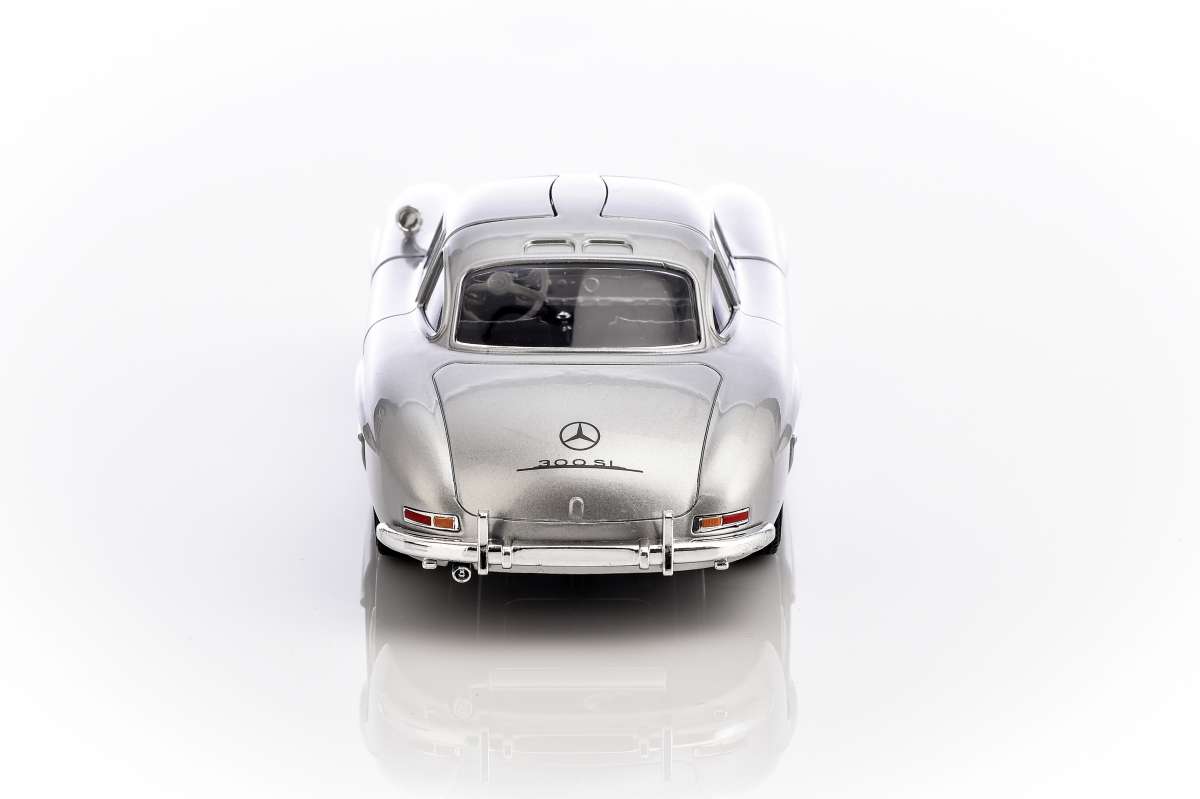 Mercedes-Benz 300 SL (W 198) silver 1:24 | Mercedes-Benz Classic Store